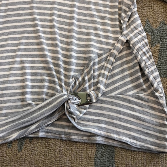 Blouse - Picture 2 of 3